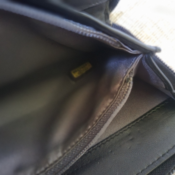 Chanel Ltd Edition Petite Maroquinerie Long Zipper Wallet Camelia - Picture 4 of 10